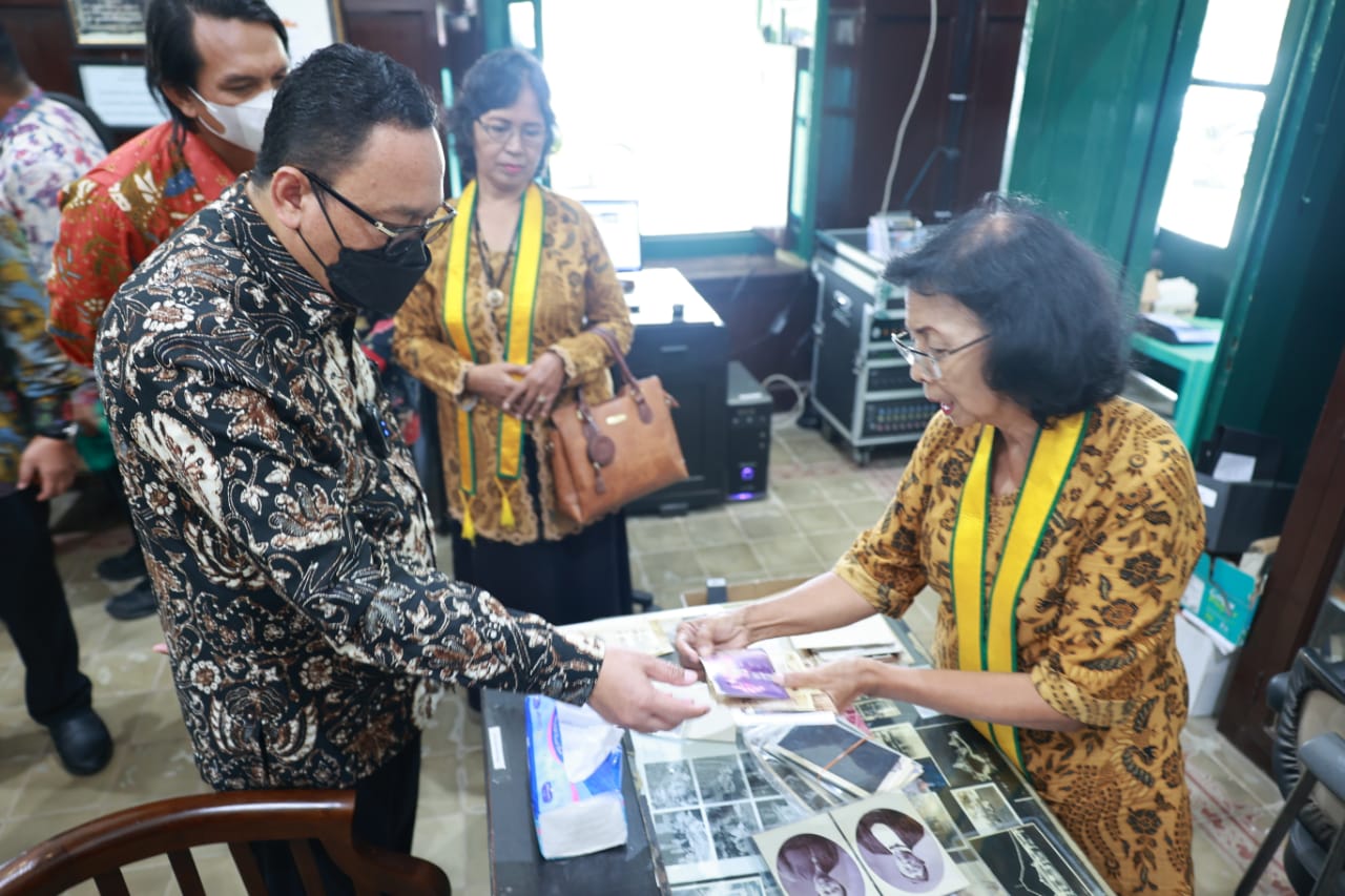 Kunjungan Kerja Kepala ANRI ke Pura Mangkunegaran untuk Penyelamatan dan Pelestarian Arsip Kebudayaan