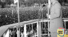 Foto Presiden Sukarno memberikan arahan kepada Masyarakat di alun-alun Kota Medan dalam perjalannya ke Sumatera Utara, Tengah dan Selatan. 5 Desember 1955 Sumber : ANRI. Kempen No.551205 AA 13