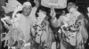 Foto Presiden Sukarno memperkenalkan Kesenian Wayang Kulit kepada Perdana Menteri India Pandit Jawaharlal Nehru, 11 Juni 1950. Sumber : ANRI, Kempen  500611 GM 11.