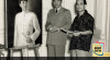 Presiden Sukarno dan Pelukis Philipina Antonio Garcia Llamas sedang foto bersama di depan lukisan Presiden Sukarno di Istana, 19 Juli 1951 Sumber : ANRI, Kempen RI Jakarta 1951 No. 2899