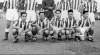 Tim sepakbola Hwa Nan A berfoto bersama sebelum bertanding dengan Tim Indonesia A di Petak Sin Kian, Jakarta. 31 Desember 1950.