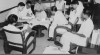 Foto Ketua Palang Merah Indonesia Pusat Bahder Djohan memberikan penjelasan kepada wartawan pada Konferensi Pers PMI mengenai perkembangan Dinas Pemindahan Darah di Jalan Kramat 101 Jakarta, 10 Mei 1954.