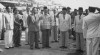 Foto Wakil Presiden Mohammad Hatta dan rombongan tiba di Pelabuhan Tanjung Priok setelah melakukan perjalanan ke Banten. 2 September 1954