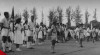 Foto upacara pembukaan Pekan Olahraga Pemuda Pelajar Indonesia (POPPI) yang diadakan di Yogyakarta pada 10 Maret 1952.